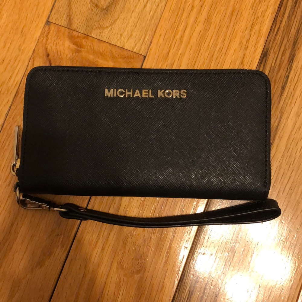 Michael Kors wristlet